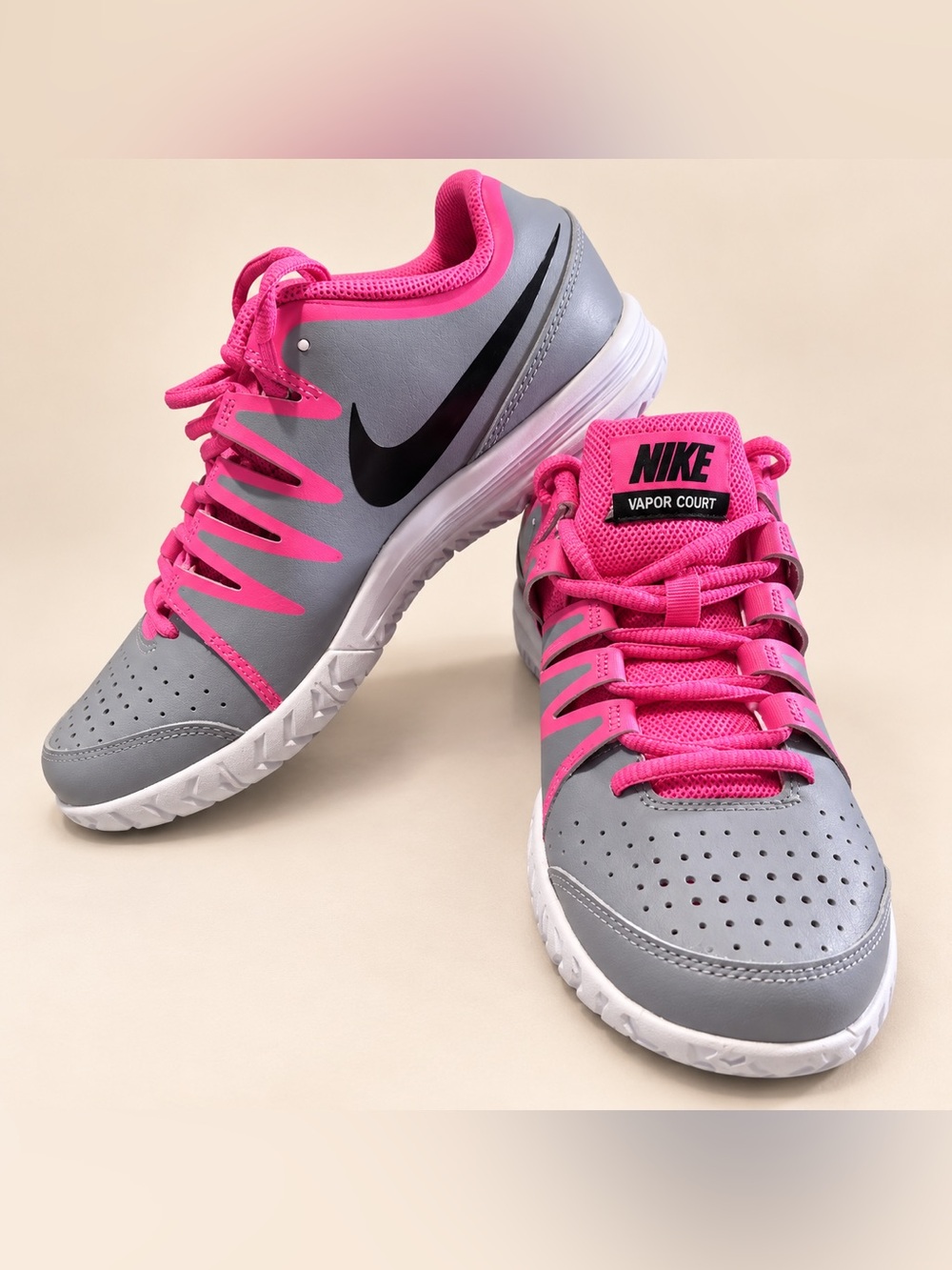 Nike Vapor Court Tennis Shoes Women’s 8.5 Gray Hot Pink NWT